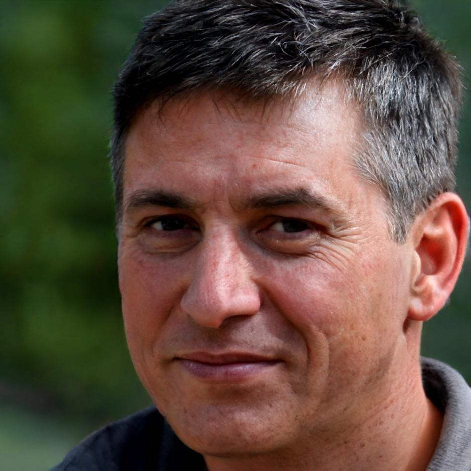 Tobias Lindqvist, Senior Financial Strategist